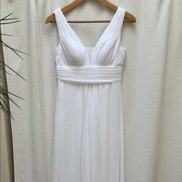 Ever Pretty White V-Neck Sleeveless Gown - Picture 1 of 9